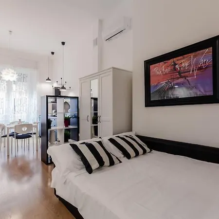 Navigli Loft Self Check-in, Wi-fi & A/c Apartment *